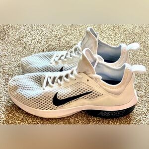 Women's NIKE AIR MAX White Mesh Sz 11 KANTARA Sneakers Running Shoes 908992-100